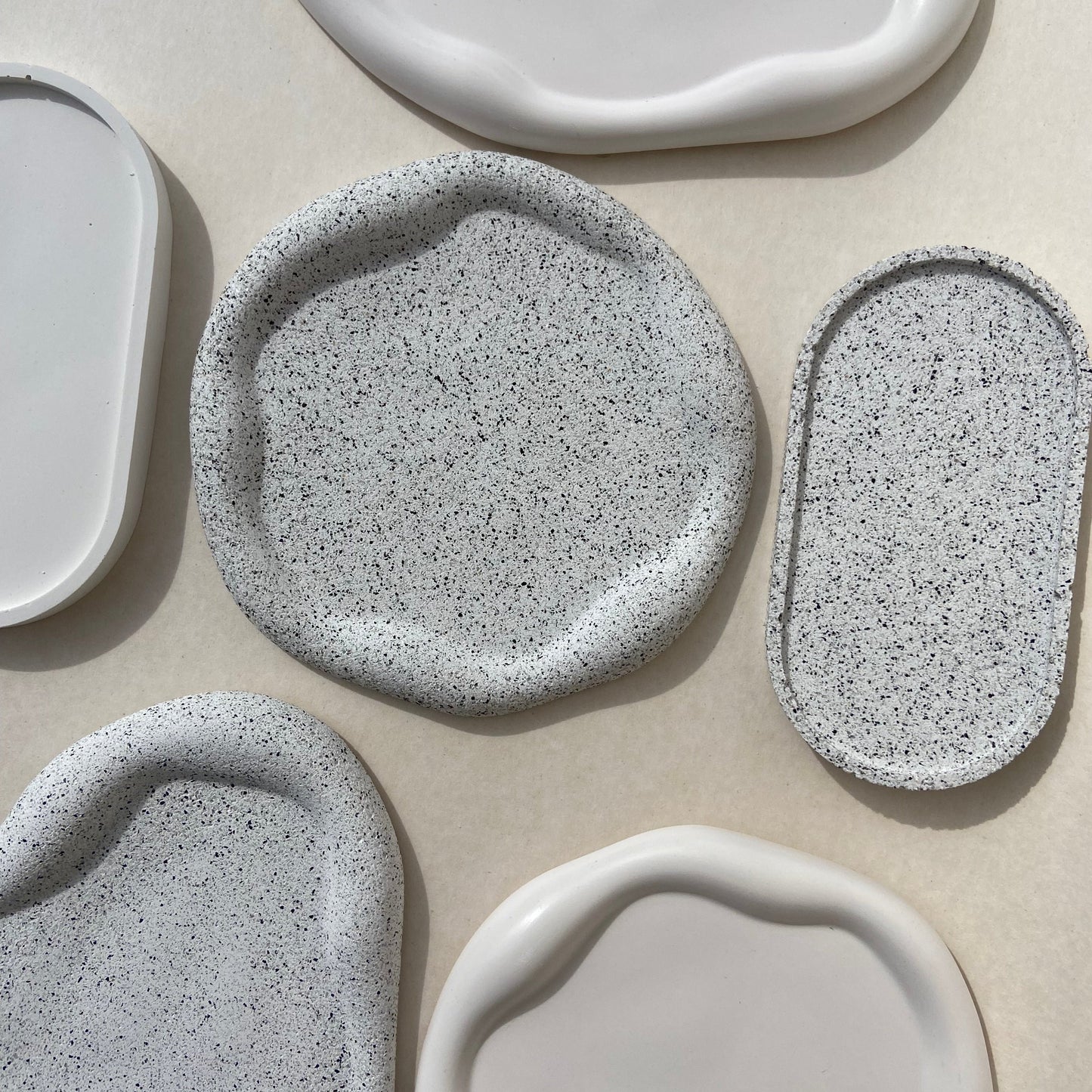 Cloud Tray Round - Speckled Stone